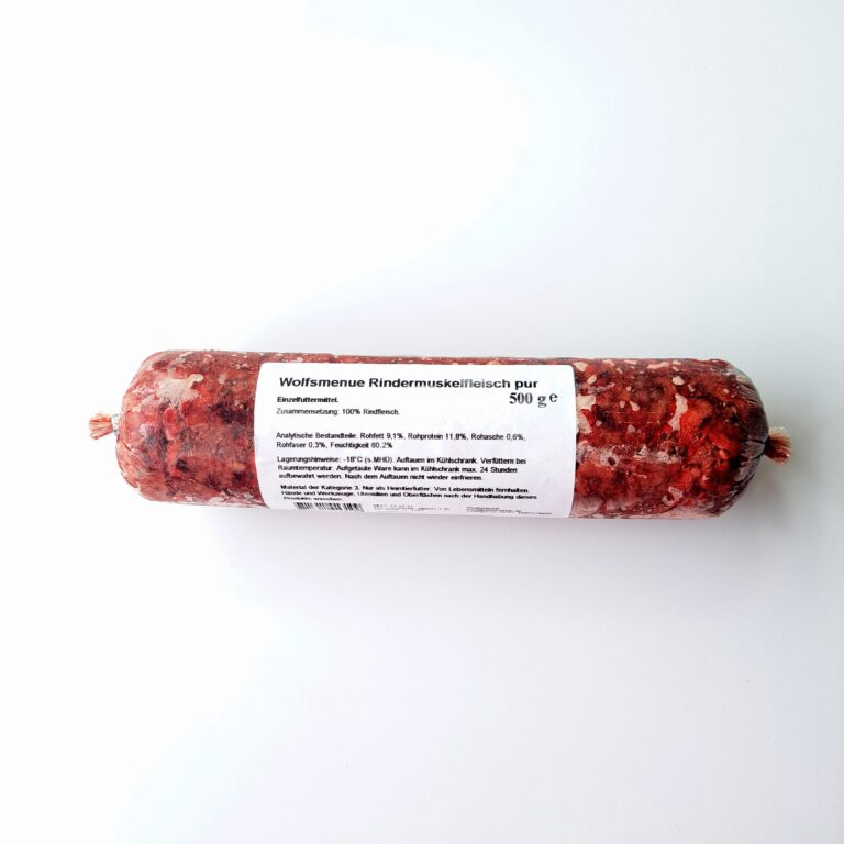 tiefgekühlte Wurst mit roten gewolften Fleisch